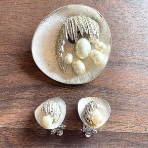Vintage Mid Century Modern MCM 60s Silver Tone Faux Pearl Brooch Earrings Set